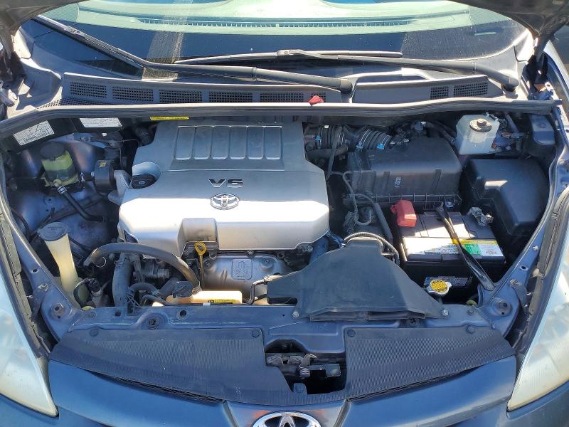 69030416 :رقم المزاد ، 5TDKK4CC5AS318937 vin ، 2010 Toyota Sienna مزاد بيع
