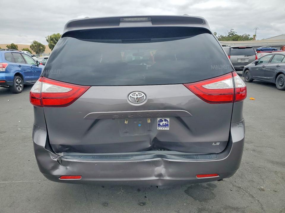 69148126 :رقم المزاد ، 5TDKZ3DC2HS776790 vin ، 2017 Toyota Sienna مزاد بيع