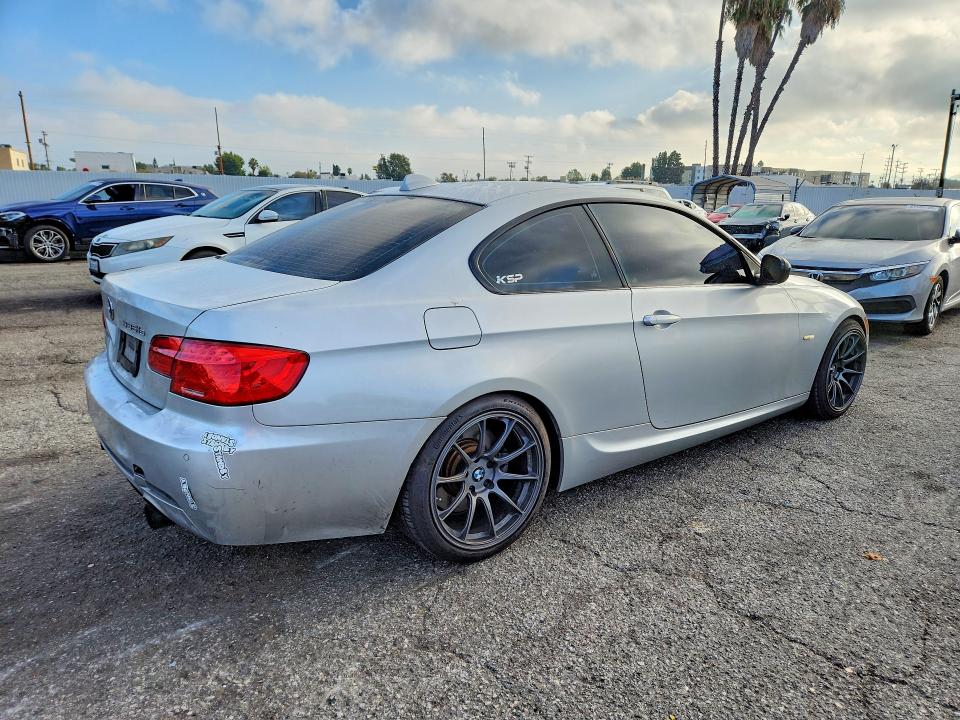 2011 Bmw 335 მანქანა იყიდება აუქციონზე, vin: WBAKG1C54BE362935, აუქციონის ნომერი: 67839086