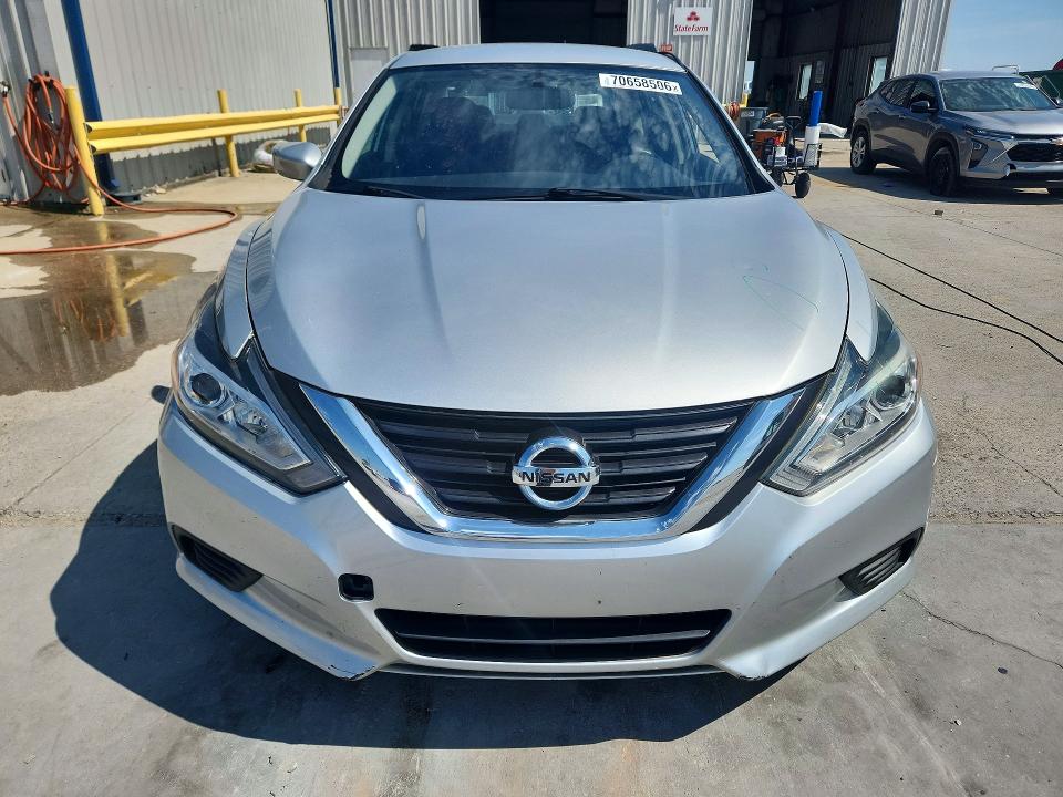 2017 Nissan Altima მანქანა იყიდება აუქციონზე, vin: 1N4AL3AP2HN314018, აუქციონის ნომერი: 70658506