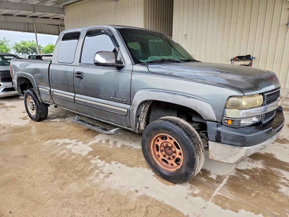 70923166 :رقم المزاد ، 1GCHC29U31E213623 vin ، 2001 Chevrolet Silverado مزاد بيع