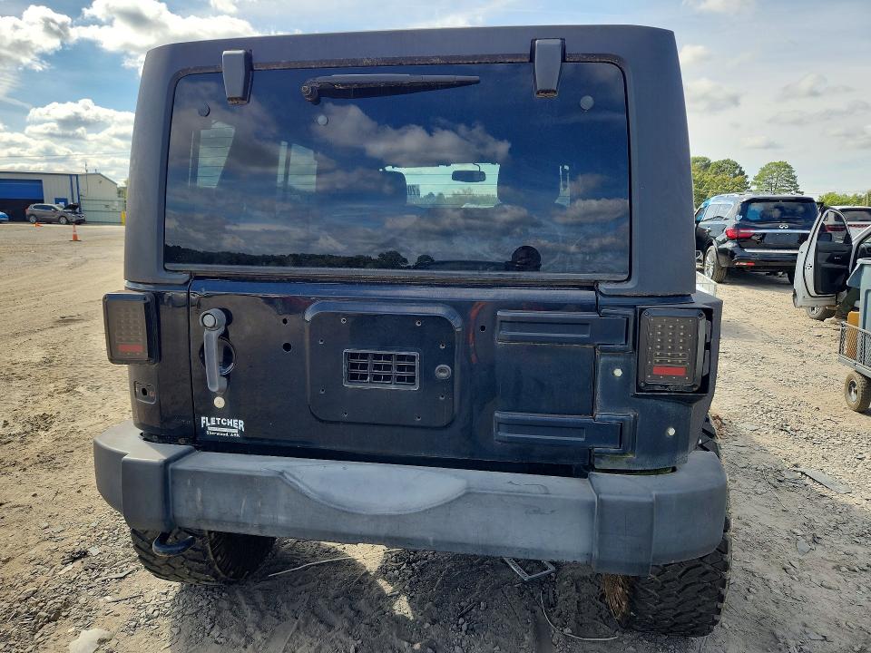 70556306 :رقم المزاد ، 1C4BJWDG9FL692900 vin ، 2015 Jeep Wrangler Unlimited مزاد بيع