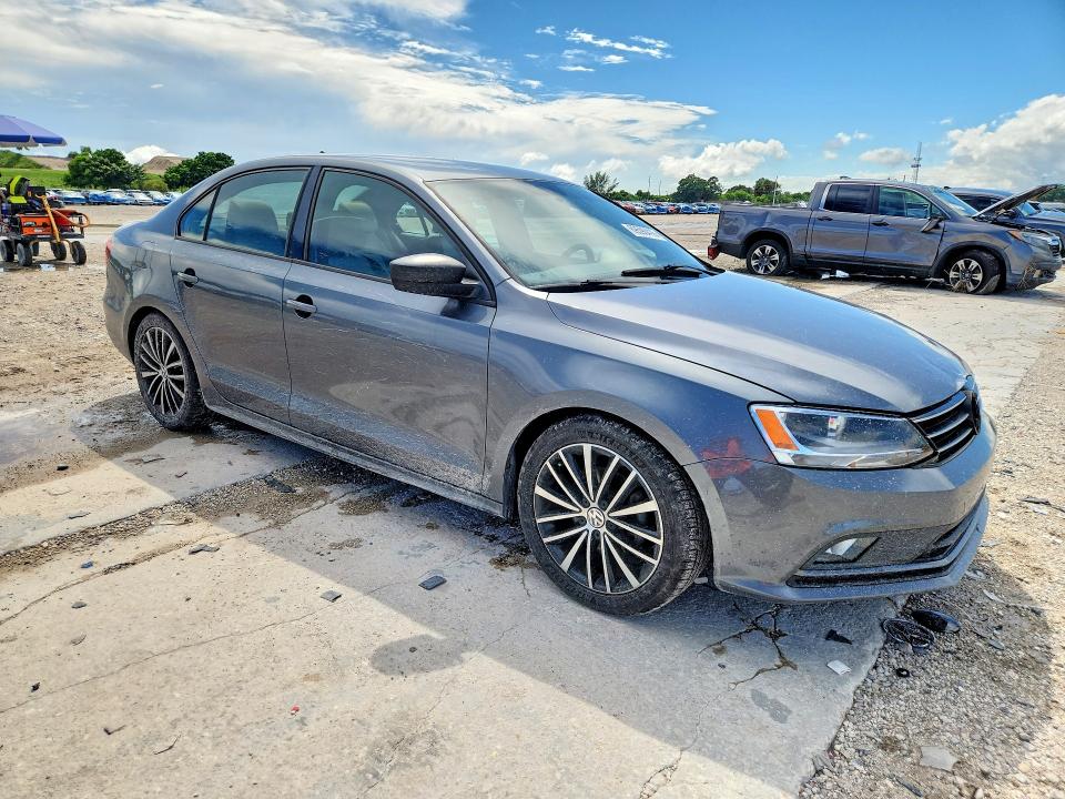 69590416 :رقم المزاد ، 3VWD17AJ2FM212609 vin ، 2015 Volkswagen Jetta مزاد بيع