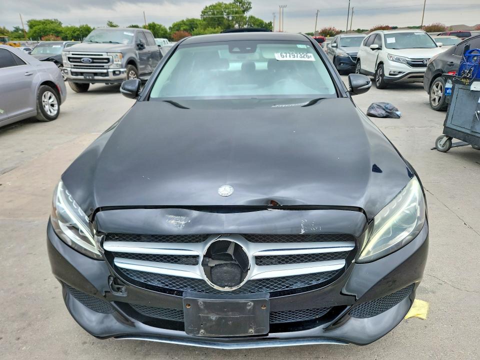 67797326 :رقم المزاد ، 55SWF4JB1GU157370 vin ، 2016 Mercedes-benz C مزاد بيع