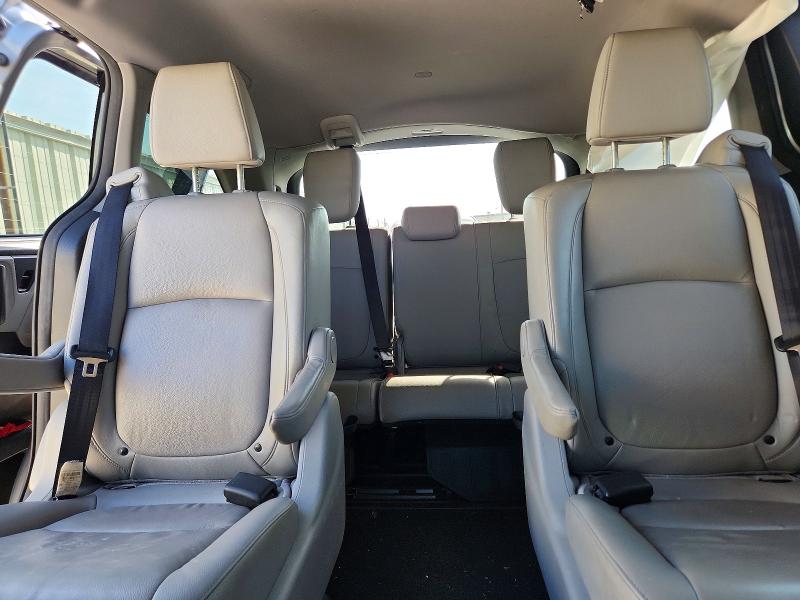 68785956 :رقم المزاد ، 5FNRL6H76JB038208 vin ، 2018 Honda Odyssey مزاد بيع
