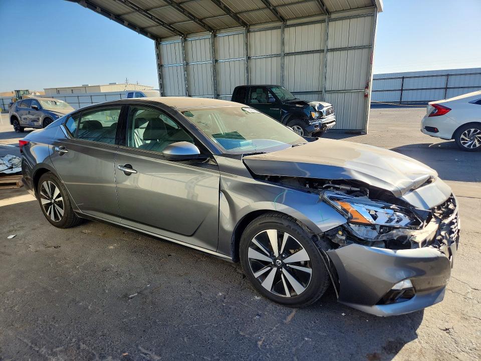 Продажа на аукционе авто 2019 Nissan Altima, vin: 1N4BL4EV8KC220215, номер лота: 70827436