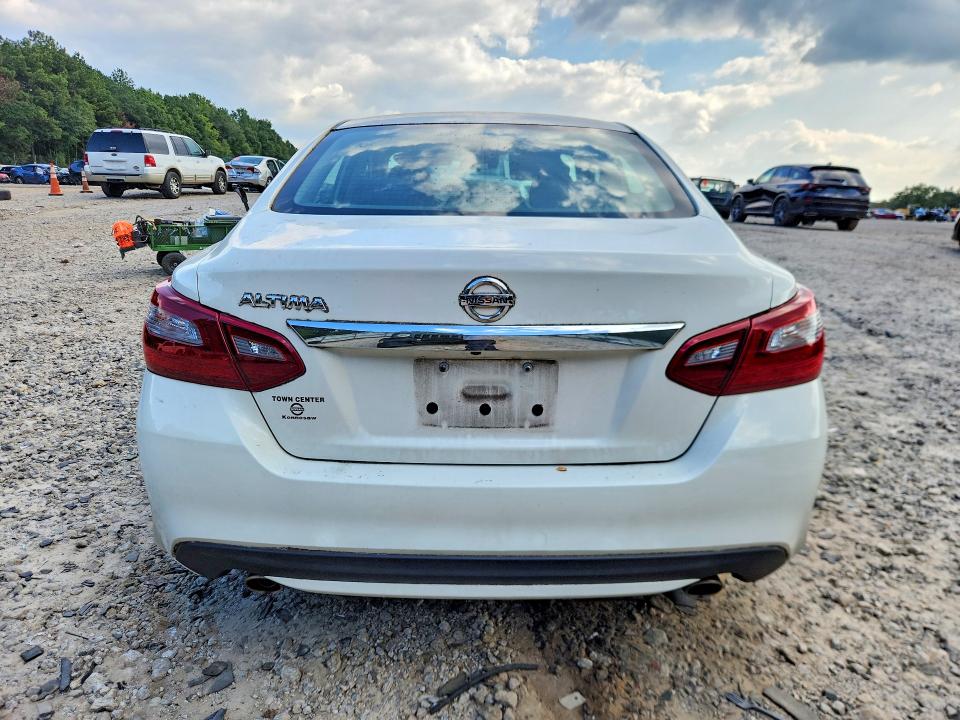 2018 Nissan Altima მანქანა იყიდება აუქციონზე, vin: 1N4AL3AP7JC190264, აუქციონის ნომერი: 68962546
