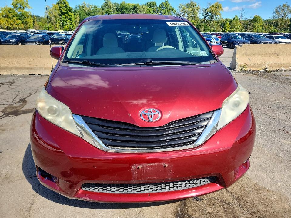 Aukcja sprzedaży 2011 Toyota Sienna, vin: 5TDKK3DC1BS106790, numer aukcji: 68096706