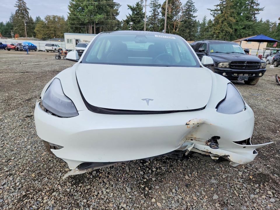 67017456 :رقم المزاد ، 5YJ3E1EC5NF163825 vin ، 2022 Tesla Model 3 مزاد بيع