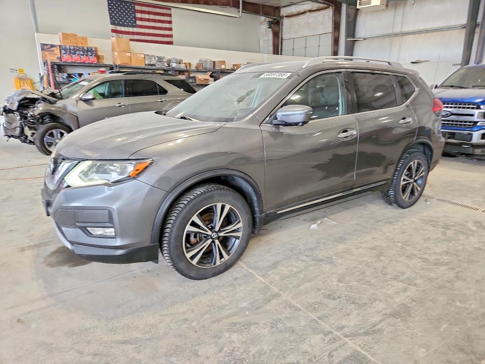 Продаж на аукціоні авто 2017 Nissan Rogue, vin: JN8AT2MV1HW024057, номер лоту: 69597366