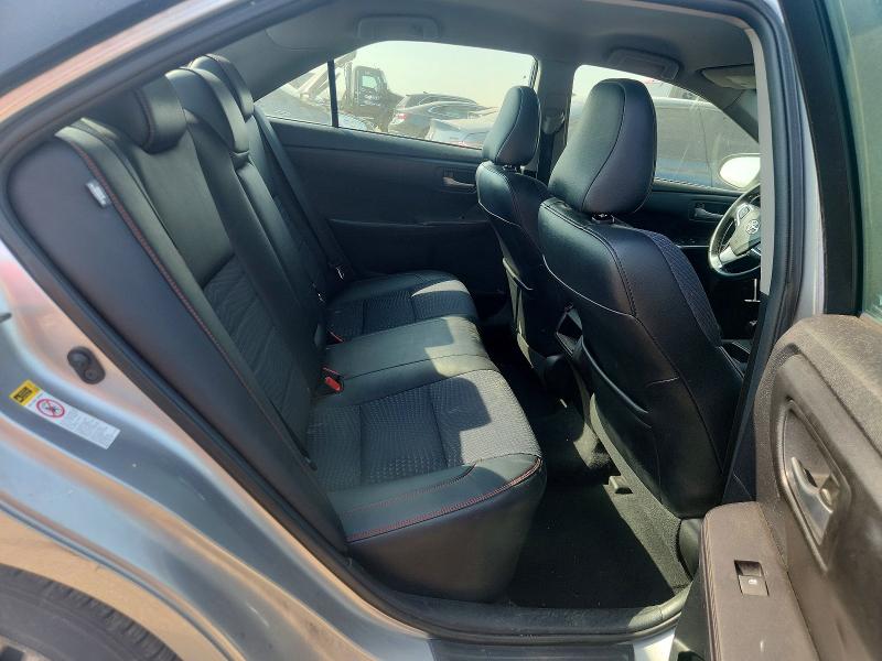 67167176 :رقم المزاد ، 4T1BF1FKXFU984745 vin ، 2015 Toyota Camry مزاد بيع