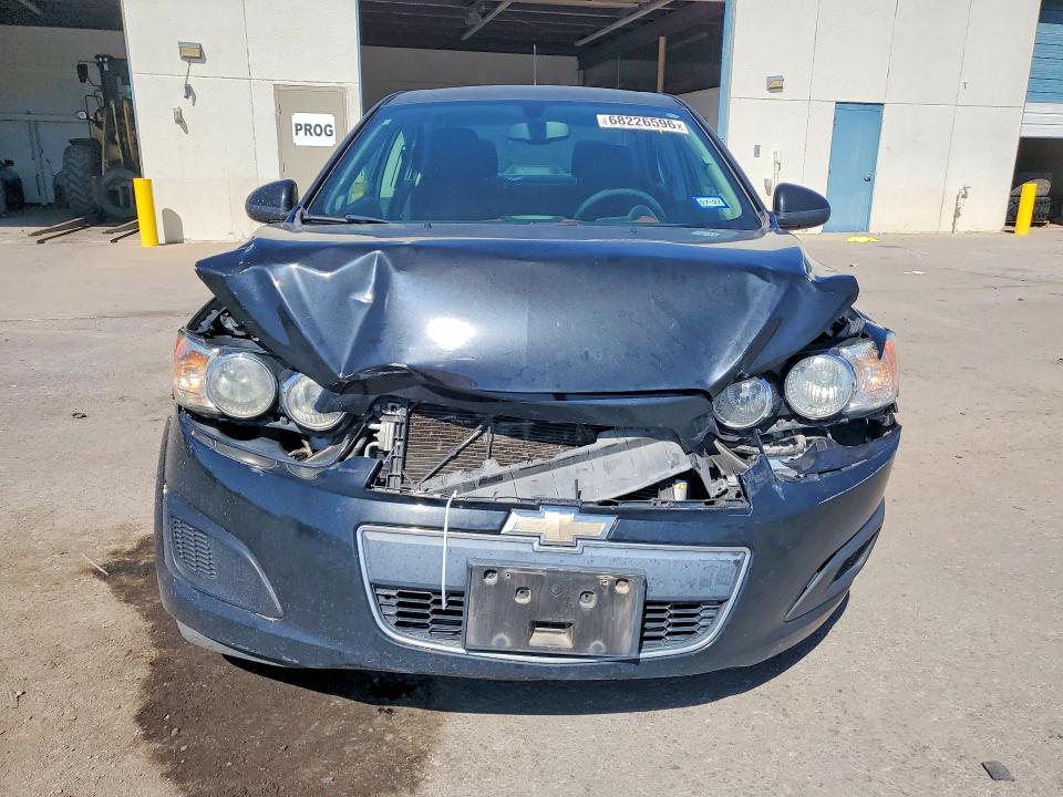 68226596 :رقم المزاد ، 1G1JC5SH7G4171531 vin ، 2016 Chevrolet Sonic مزاد بيع