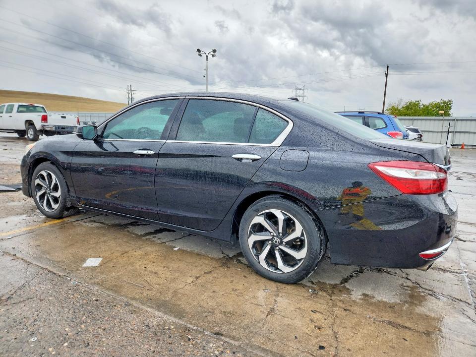 70406926 :رقم المزاد ، 1HGCR3F8XGA009635 vin ، 2016 Honda Accord مزاد بيع