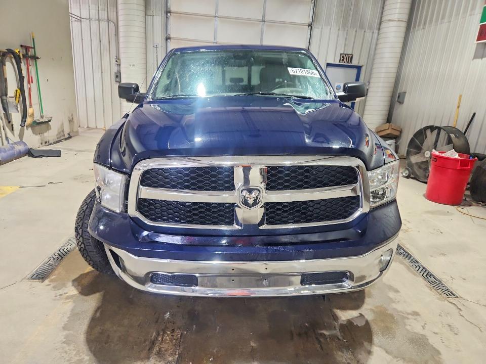 67101866 :رقم المزاد ، 1C6RR7LG5JS318904 vin ، 2018 Ram 1500 مزاد بيع