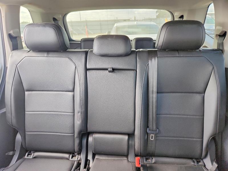 65601546 :رقم المزاد ، 3VV2B7AXXJM052842 vin ، 2018 Volkswagen Tiguan مزاد بيع