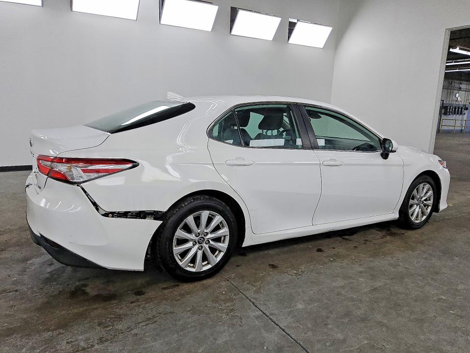 2019 Toyota Camry მანქანა იყიდება აუქციონზე, vin: 4T1B11HK1KU256950, აუქციონის ნომერი: 65808036