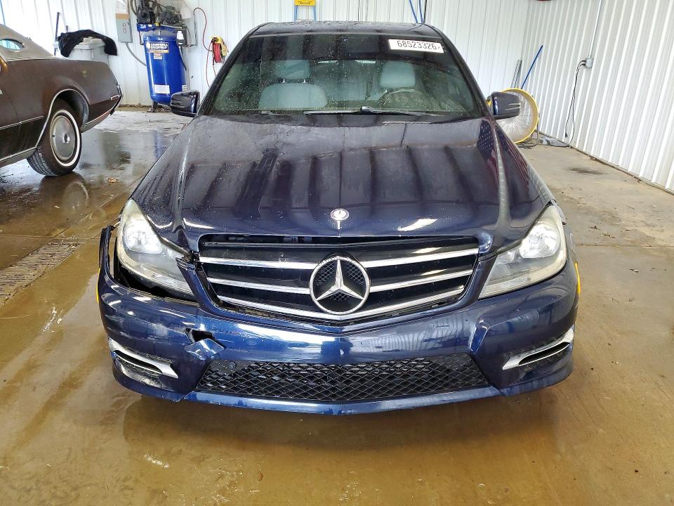 Продажа на аукционе авто 2014 Mercedes-benz C, vin: WDDGF4HB5EG253569, номер лота: 68523326