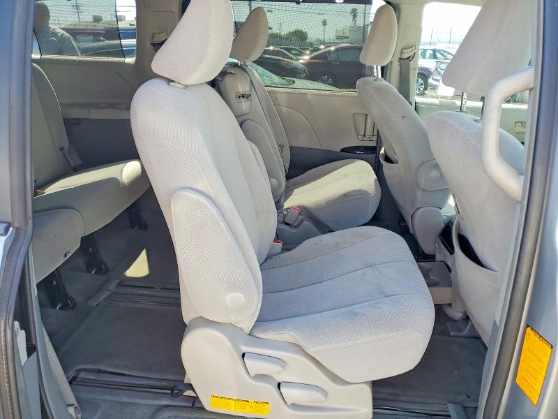 Продажа на аукционе авто 2014 Toyota Sienna, vin: 5TDKK3DC2ES472133, номер лота: 69589446