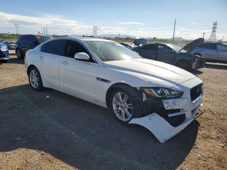 Продаж на аукціоні авто 2017 Jaguar Xe, vin: SAJAD4BG6HA965821, номер лоту: 68600946