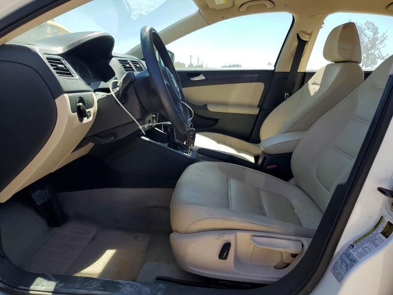 67846086 :رقم المزاد ، 3VWD17AJ4EM420909 vin ، 2014 Volkswagen Jetta مزاد بيع