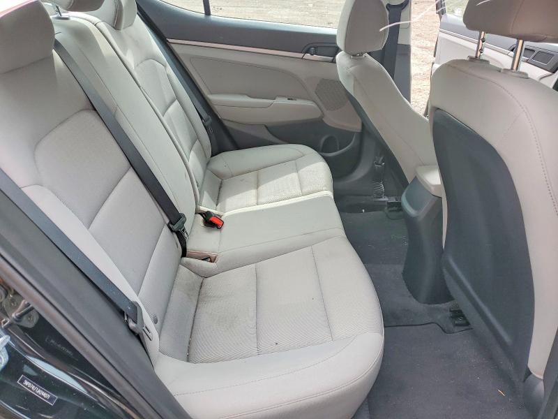68210106 :رقم المزاد ، 5NPD74LF1JH244071 vin ، 2018 Hyundai Elantra مزاد بيع