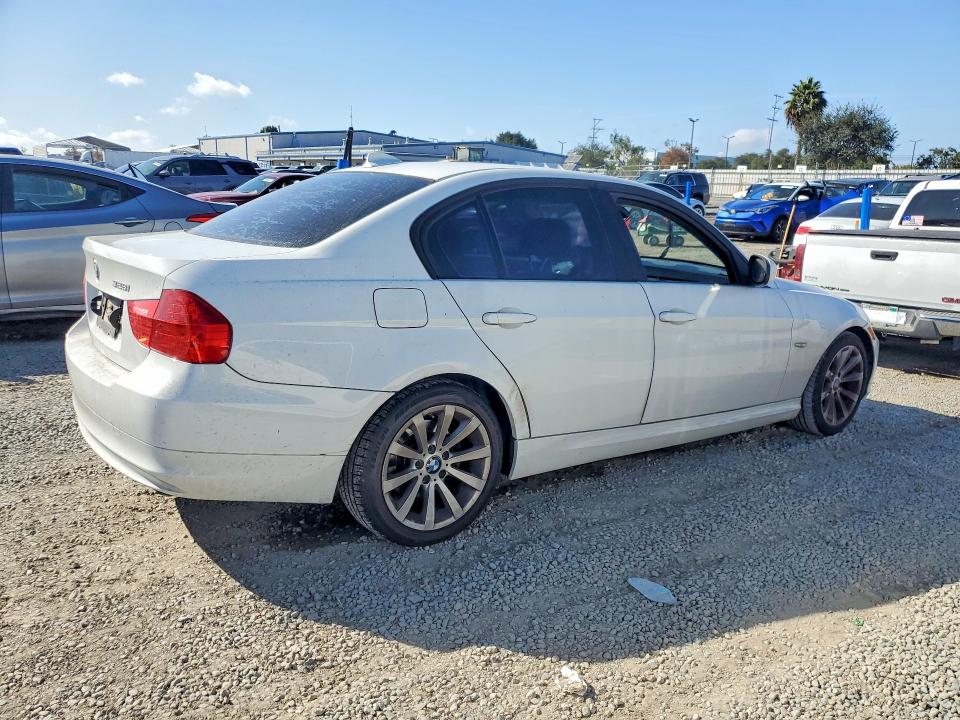 2011 Bmw 328 მანქანა იყიდება აუქციონზე, vin: WBAPH5C57BA446345, აუქციონის ნომერი: 70323736