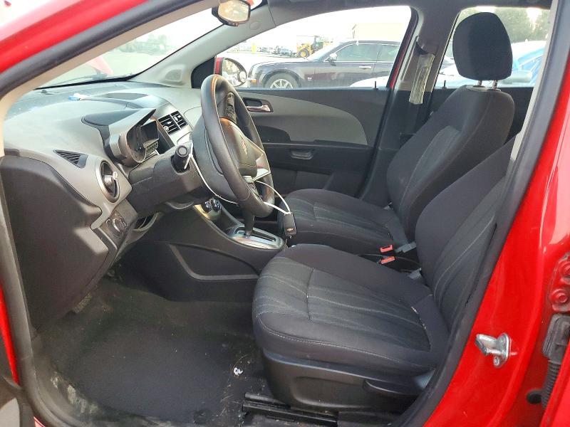 68255696 :رقم المزاد ، 1G1JC6SB3F4136453 vin ، 2015 Chevrolet Sonic مزاد بيع