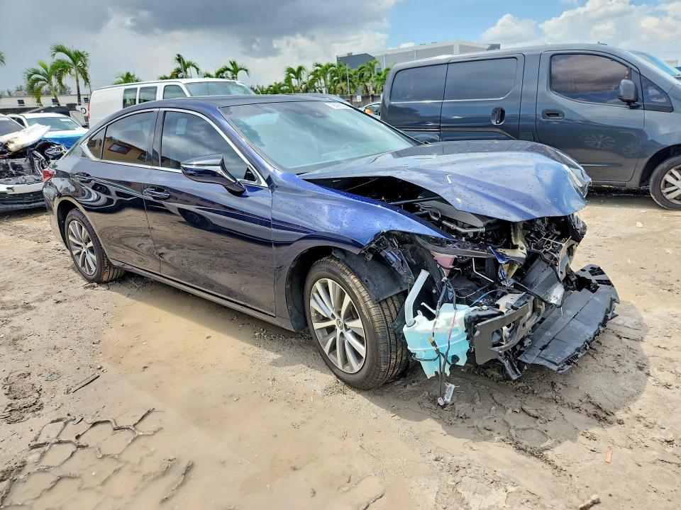 68986226 :رقم المزاد ، 58ABZ1B10KU005483 vin ، 2019 Lexus Es مزاد بيع