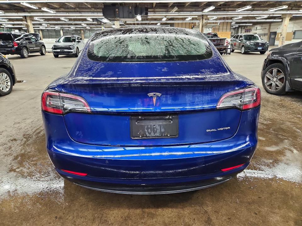 69352076 :رقم المزاد ، 5YJ3E1EB5NF300642 vin ، 2022 Tesla Model 3 مزاد بيع