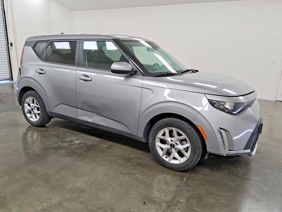 67299806 :رقم المزاد ، KNDJ23AU1P7851226 vin ، 2023 Kia Soul مزاد بيع