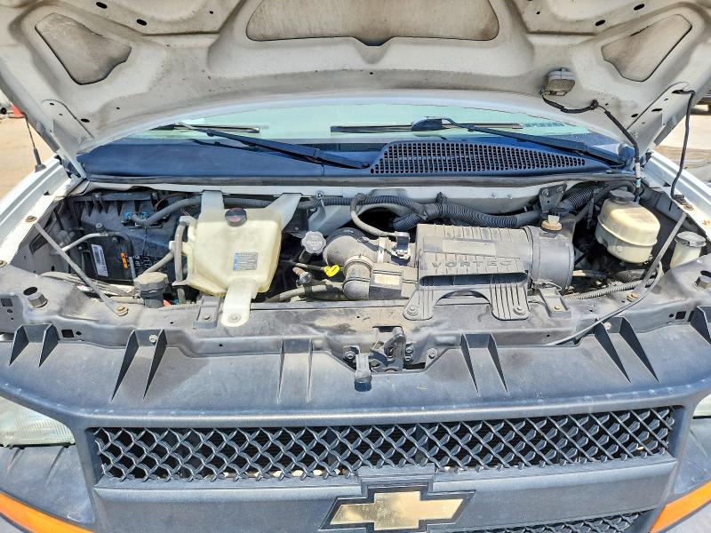 67667886 :رقم المزاد ، 1GCWGBFF4G1128064 vin ، 2016 Chevrolet Express G2500 مزاد بيع
