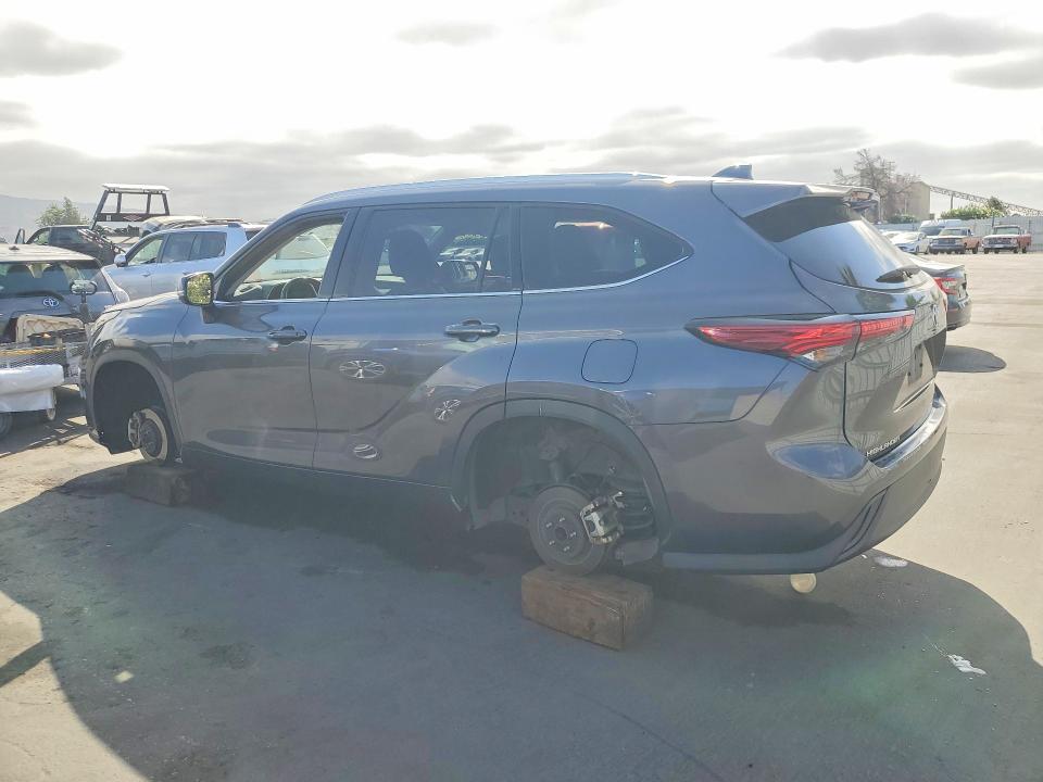 2022 Toyota Highlander Hybrid მანქანა იყიდება აუქციონზე, vin: 5TDGARAH7NS515408, აუქციონის ნომერი: 68997366