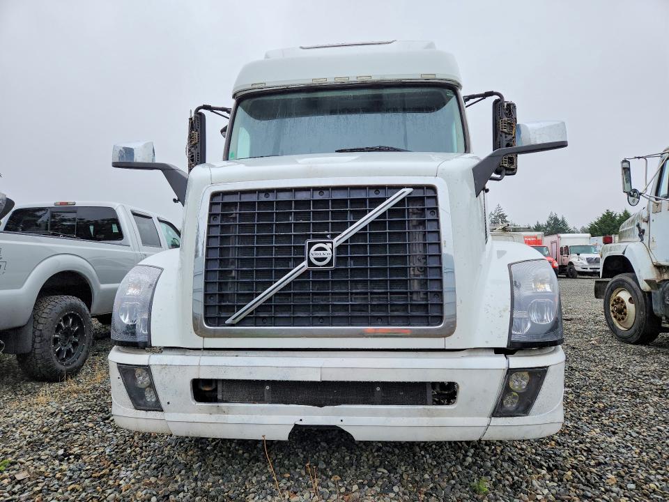 Aukcja sprzedaży 2017 Volvo Vn, vin: 4V4NC9EH1HN993530, numer aukcji: 68565736