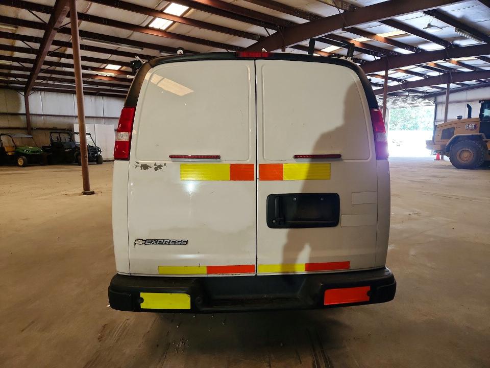 69492986 :رقم المزاد ، 1GCWGAFP7L1258949 vin ، 2020 Chevrolet Express G2500 مزاد بيع