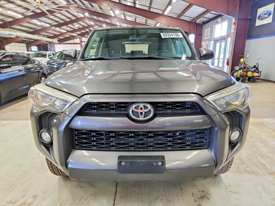 69324156 :رقم المزاد ، JTEBU5JR5F5261350         vin ، 2015 Toyota 4runner مزاد بيع