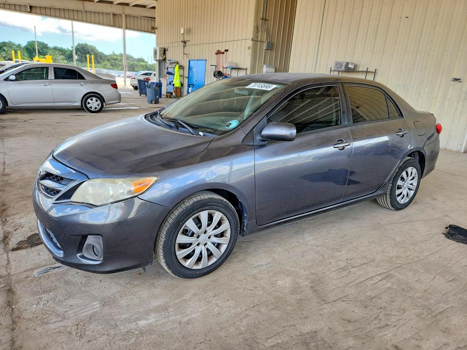 70749896 :رقم المزاد ، JTDBU4EE8C9178571 vin ، 2012 Toyota Corolla مزاد بيع