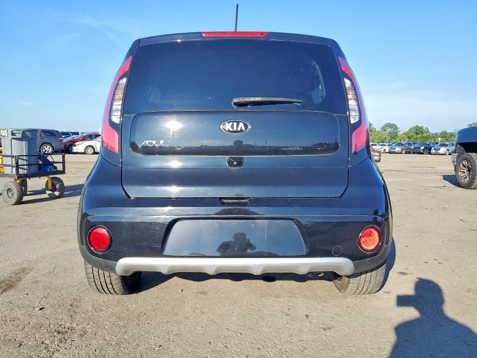 Продаж на аукціоні авто 2018 Kia Soul, vin: KNDJP3A55J7906925, номер лоту: 67805286