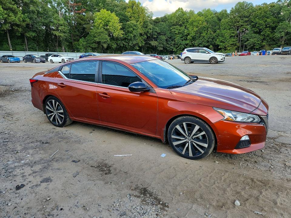67591536 :رقم المزاد ، 1N4BL4CV1KC176464 vin ، 2019 Nissan Altima مزاد بيع