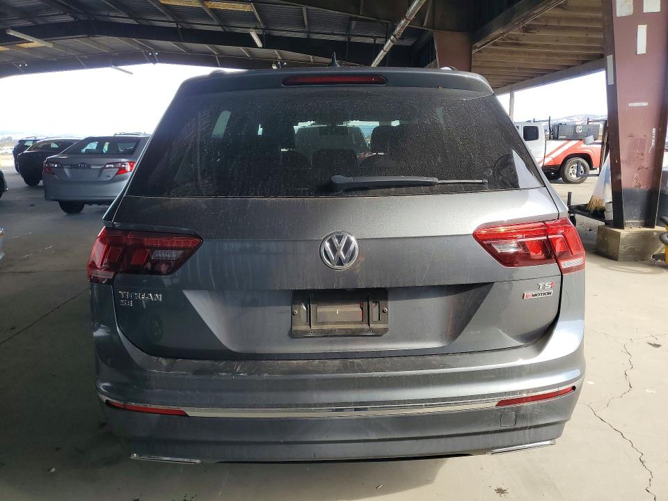 Продажа на аукционе авто 2018 Volkswagen Tiguan, vin: 3VV2B7AX5JM197903, номер лота: 70513146