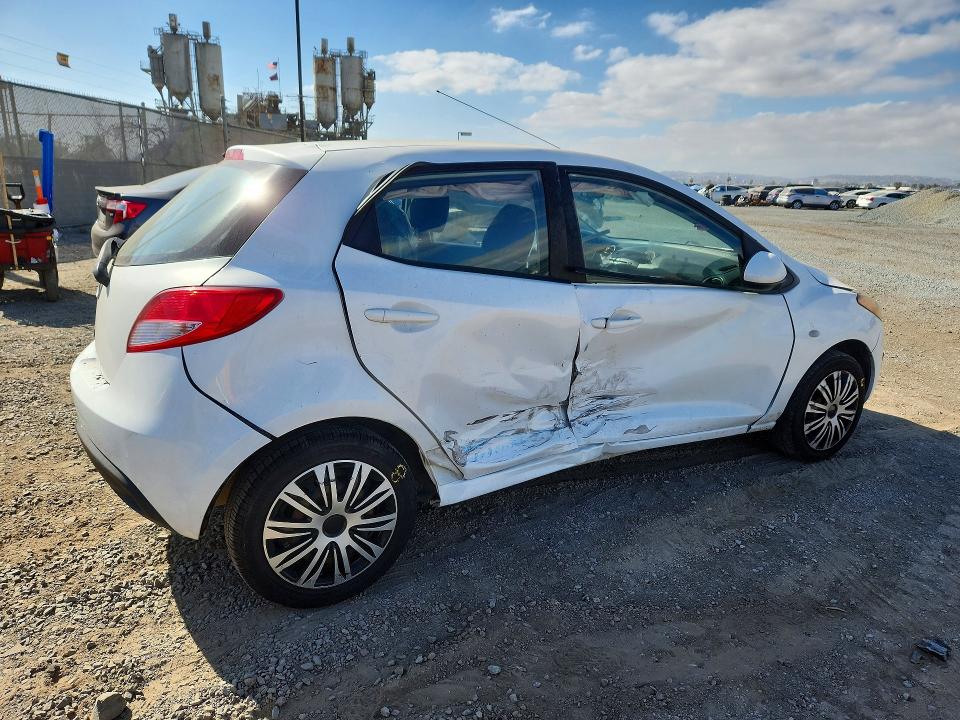 69592796 :رقم المزاد ، JM1DE1KZ4D0156164 vin ، 2013 Mazda Mazda2 مزاد بيع