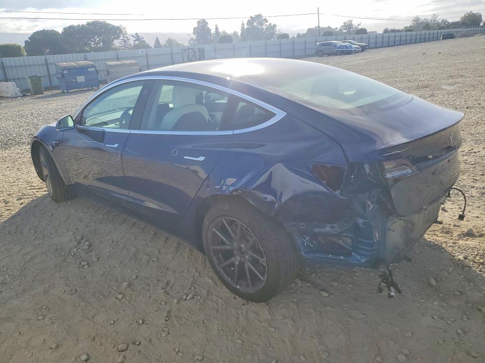 2019 Tesla Model 3 მანქანა იყიდება აუქციონზე, vin: 5YJ3E1EA3KF322707, აუქციონის ნომერი: 70460216