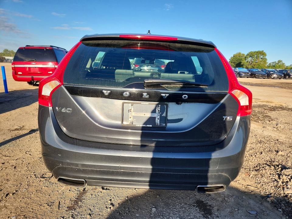 Продажа на аукционе авто 2015 Volvo V60, vin: YV140MEDXF1203057, номер лота: 68723776