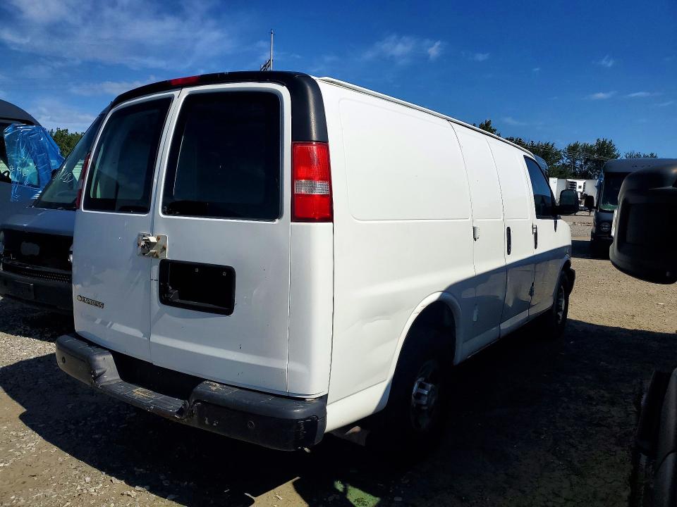 68522976 :رقم المزاد ، 1GCWGAFF6H1310666 vin ، 2017 Chevrolet Express G2500 مزاد بيع