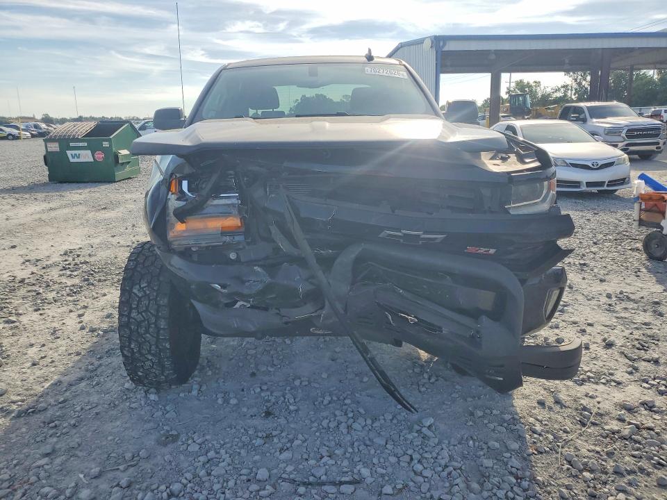 70272626 :رقم المزاد ، 3GCUKREC4JG479149 vin ، 2018 Chevrolet Silverado مزاد بيع