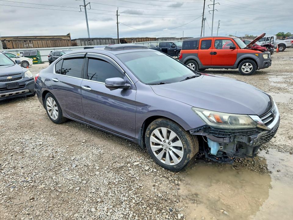70010226 :رقم المزاد ، 1HGCR2E72FA025829 vin ، 2015 Honda Accord مزاد بيع