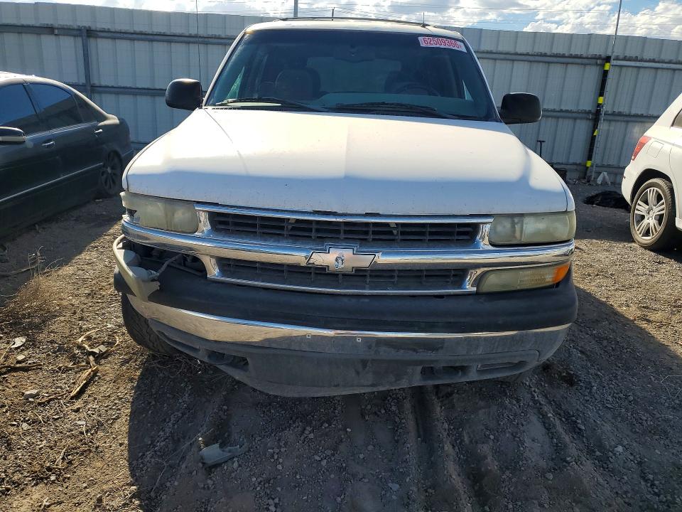 62509366 :رقم المزاد ، 1GNEC13Z22R216130 vin ، 2002 Chevrolet Tahoe مزاد بيع