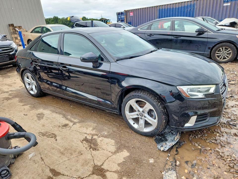 69356686 :رقم المزاد ، WAUB8GFF6H1058249 vin ، 2017 Audi A3 مزاد بيع
