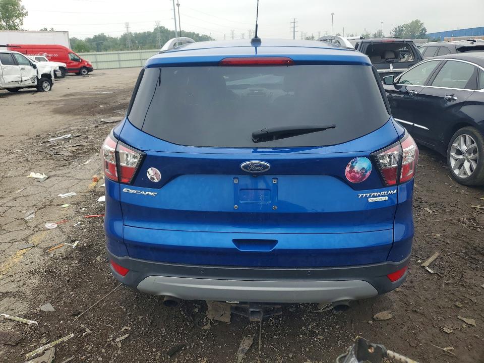 Продажа на аукционе авто 2017 Ford Escape, vin: 1FMCU0JD4HUE57350, номер лота: 68869426