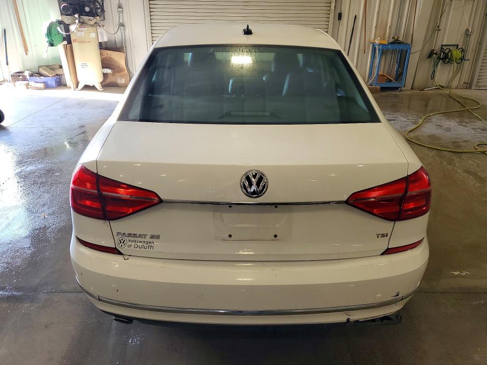 65949536 :رقم المزاد ، 1VWBT7A33GC010870 vin ، 2016 Volkswagen Passat مزاد بيع