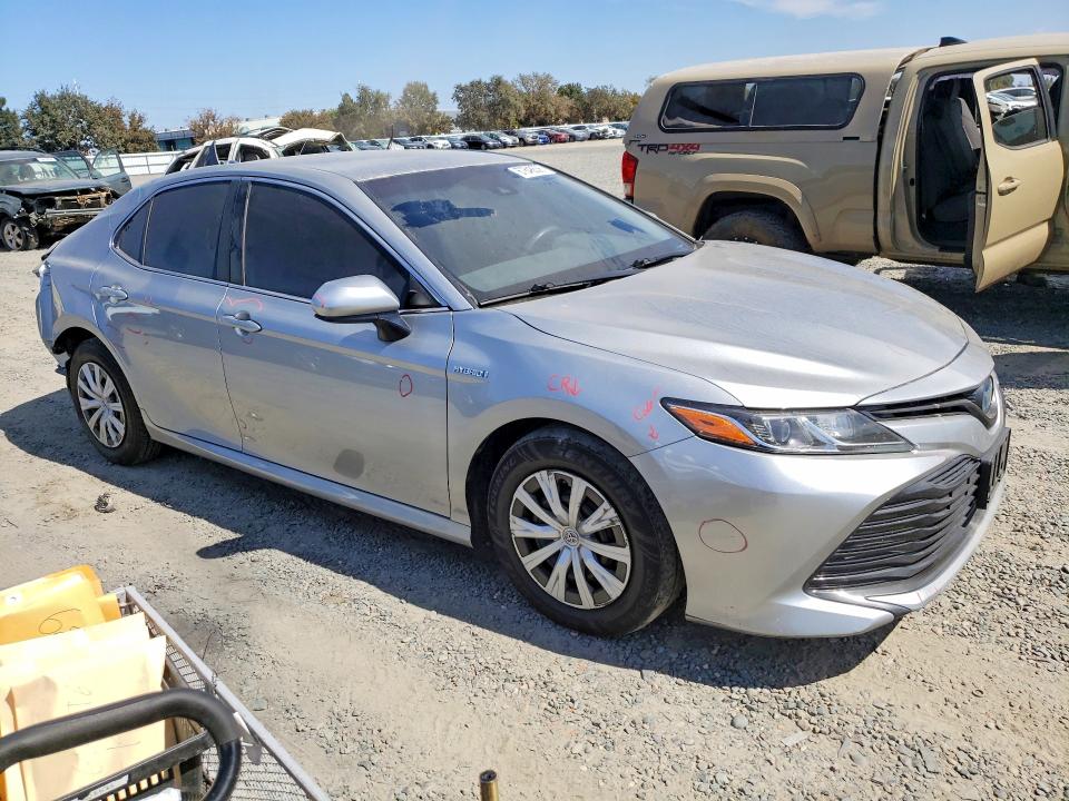 67848636 :رقم المزاد ، 4T1C31AK0LU522758 vin ، 2020 Toyota Camry مزاد بيع